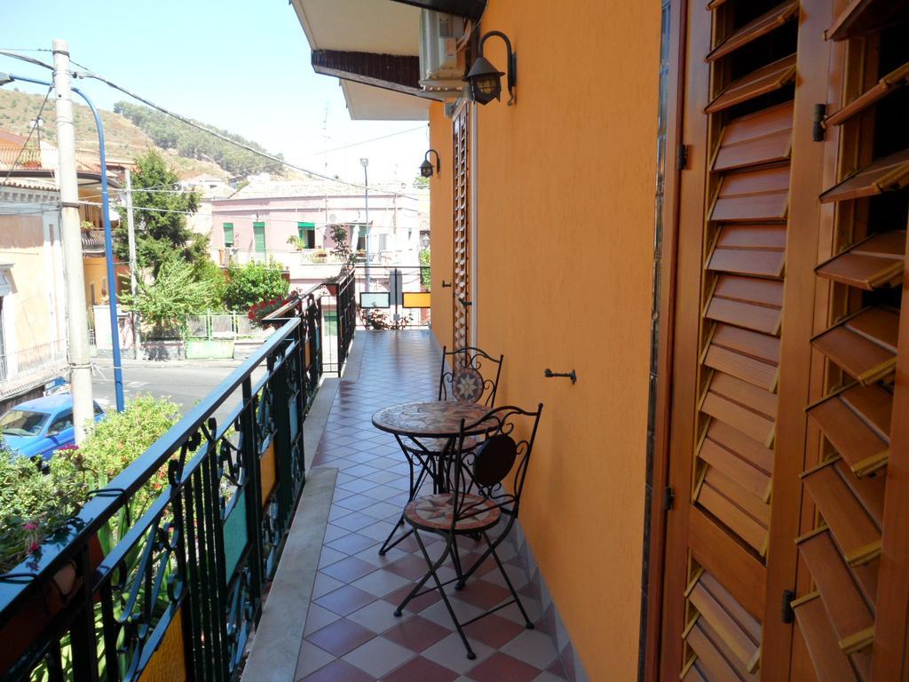 Il B&B Maison Graziella Viagrande Kültér fotó